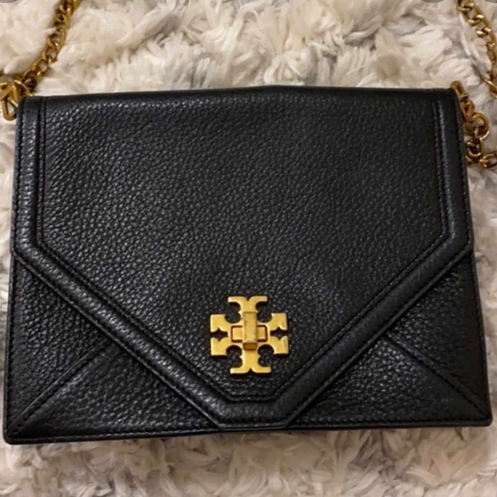 Tory Burch Kira Envelope Black Leather Cross Body Bag. 9 1/2 "L × 2" W x 7" H.